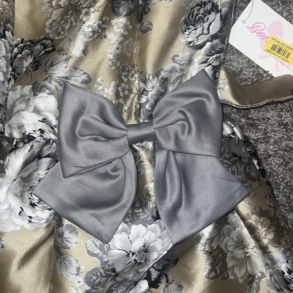 Bonnie Jean Formal Floral Silver/Gray and Gold Dress Size 7 - Picture 3 of 4